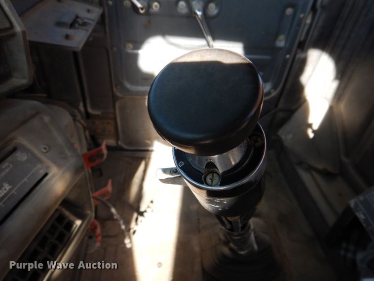 image for item DN2563 2000 Mack DM690S  ready mix truck