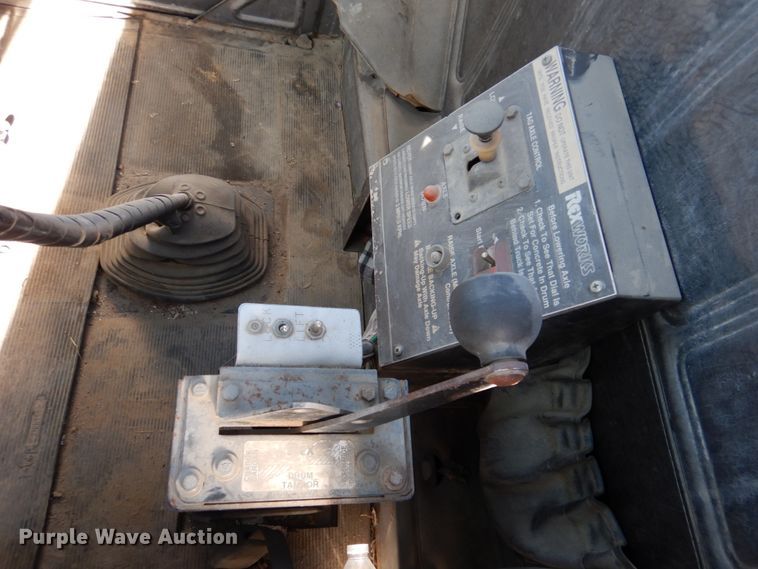 image for item DN2563 2000 Mack DM690S  ready mix truck