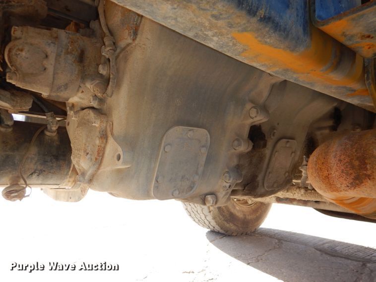 image for item DN2563 2000 Mack DM690S  ready mix truck