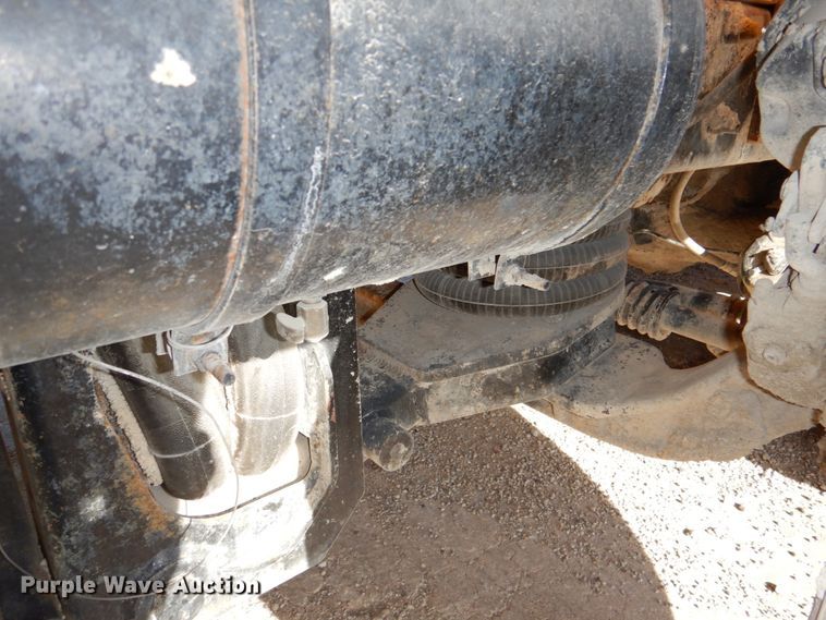 image for item DN2563 2000 Mack DM690S  ready mix truck