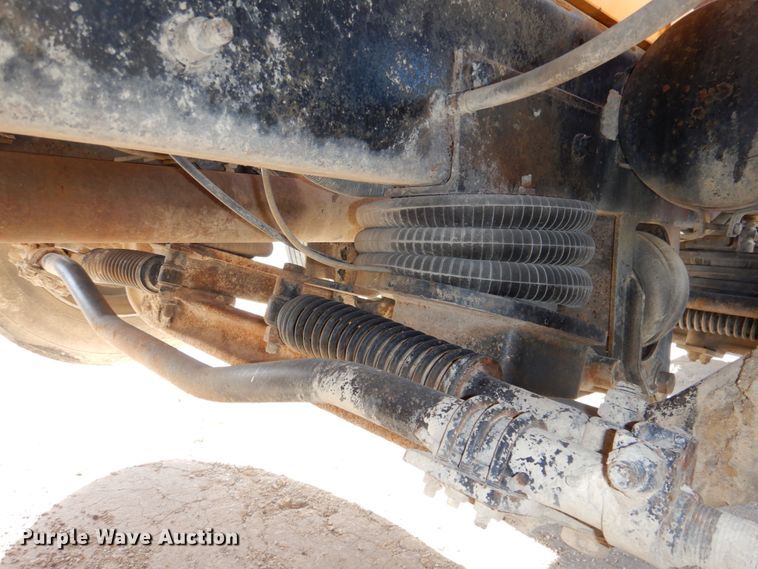 image for item DN2563 2000 Mack DM690S  ready mix truck