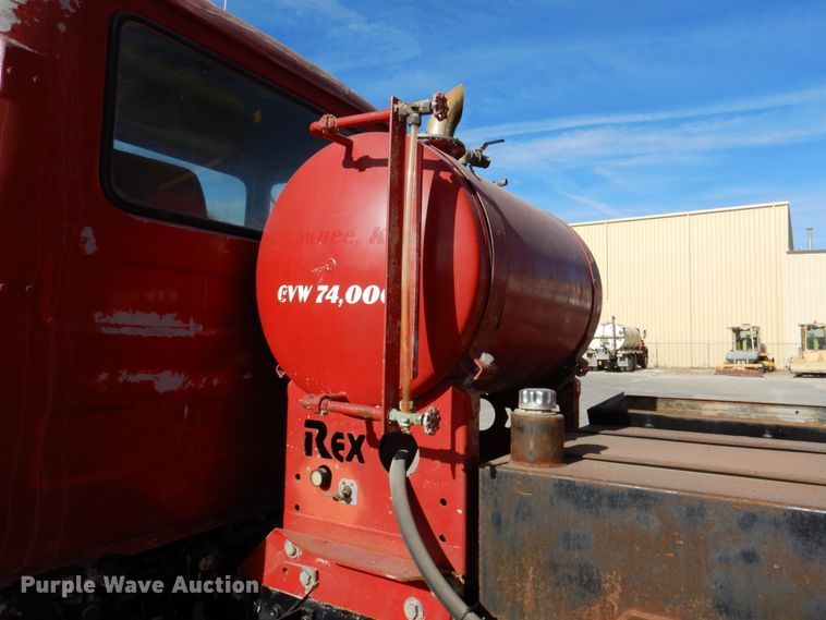 image for item DN2563 2000 Mack DM690S  ready mix truck