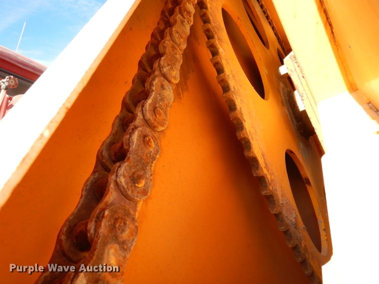 image for item DN2563 2000 Mack DM690S  ready mix truck