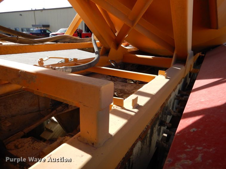 image for item DN2563 2000 Mack DM690S  ready mix truck