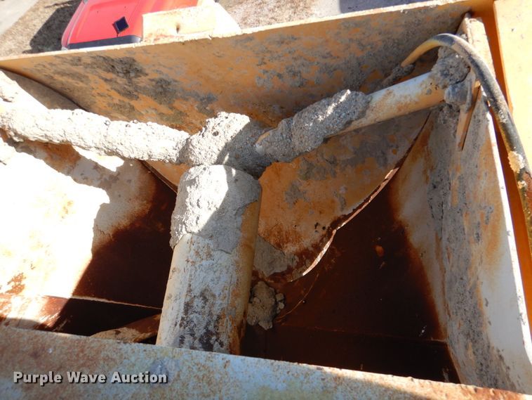 image for item DN2563 2000 Mack DM690S  ready mix truck