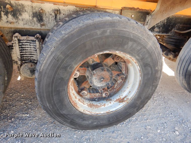 image for item DN2563 2000 Mack DM690S  ready mix truck