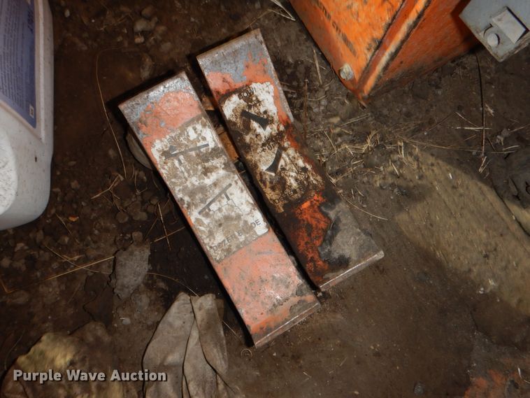 image for item DN2568 2016 Broce KR350  broom