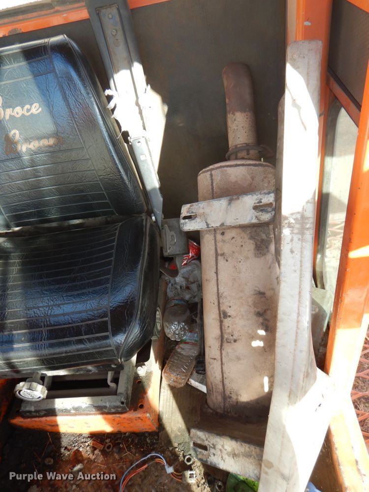 image for item DN2568 2016 Broce KR350  broom