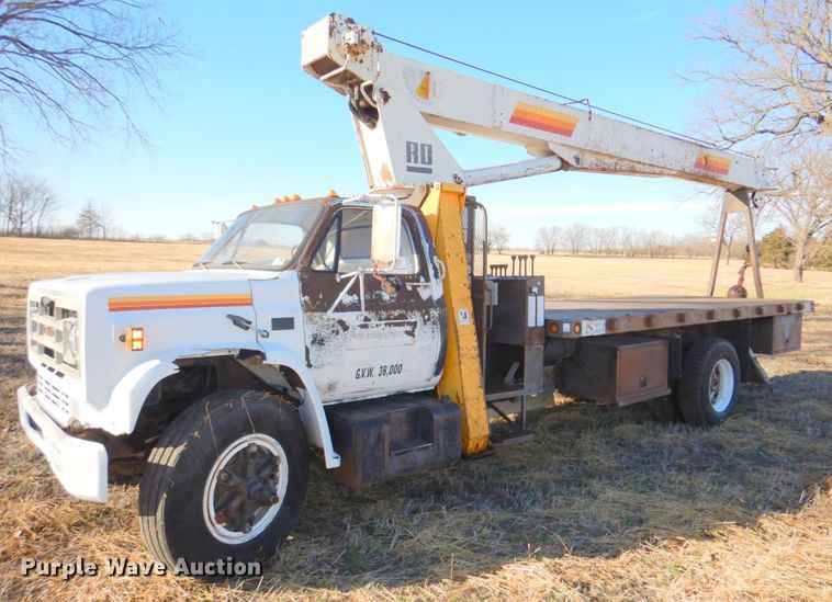 image for item DN2620 1989 GMC C7000  crane truck