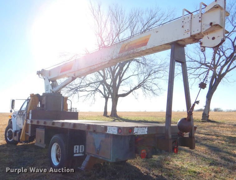 image for item DN2620 1989 GMC C7000  crane truck