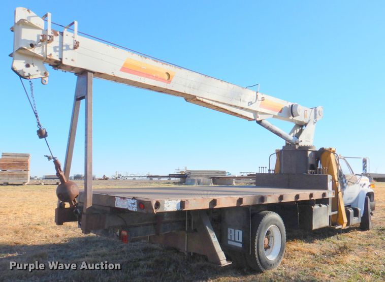 image for item DN2620 1989 GMC C7000  crane truck