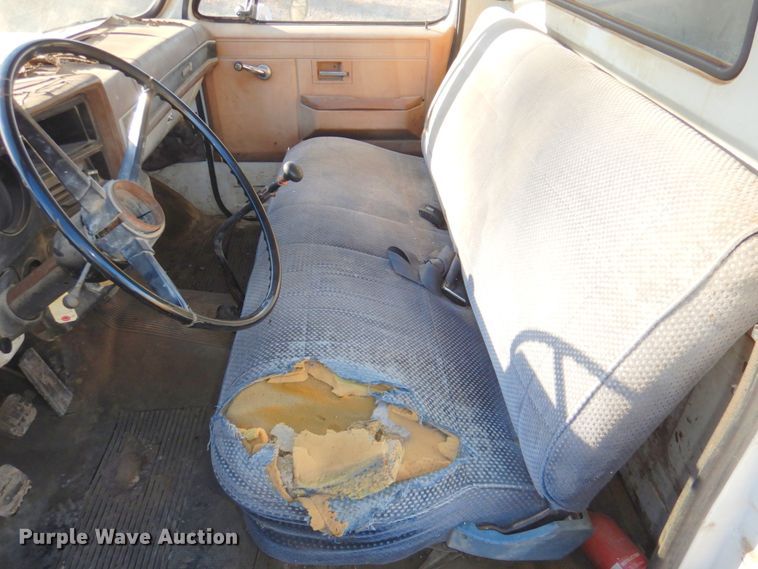 image for item DN2620 1989 GMC C7000  crane truck