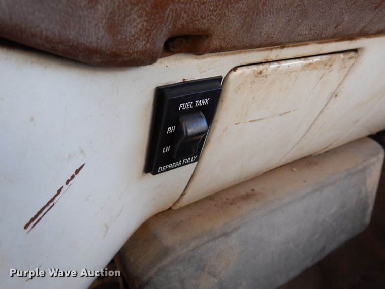 image for item DN2620 1989 GMC C7000  crane truck