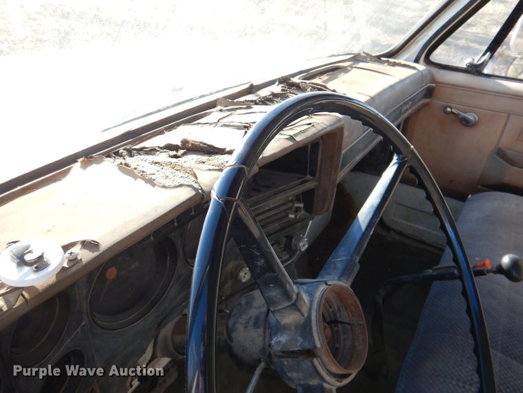 image for item DN2620 1989 GMC C7000  crane truck