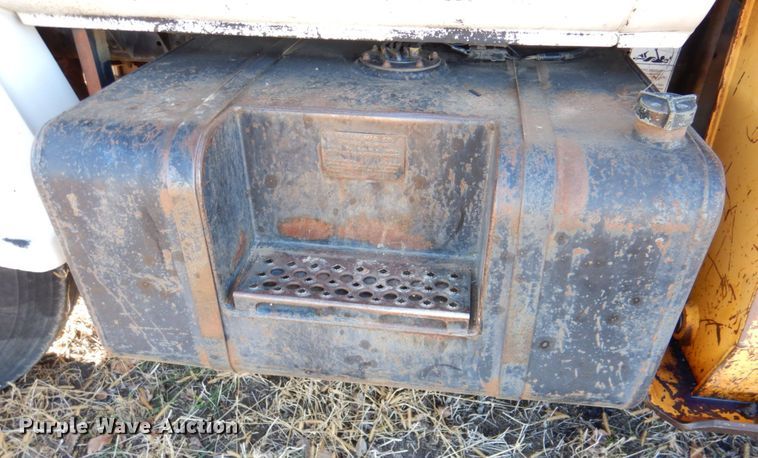 image for item DN2620 1989 GMC C7000  crane truck