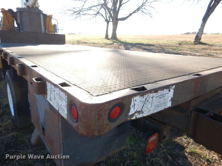 image for item DN2620 1989 GMC C7000  crane truck