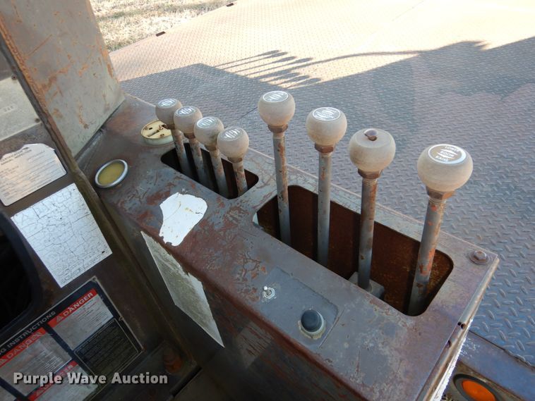 image for item DN2620 1989 GMC C7000  crane truck