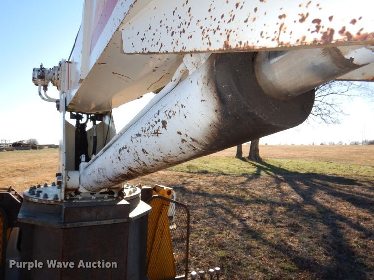 image for item DN2620 1989 GMC C7000  crane truck