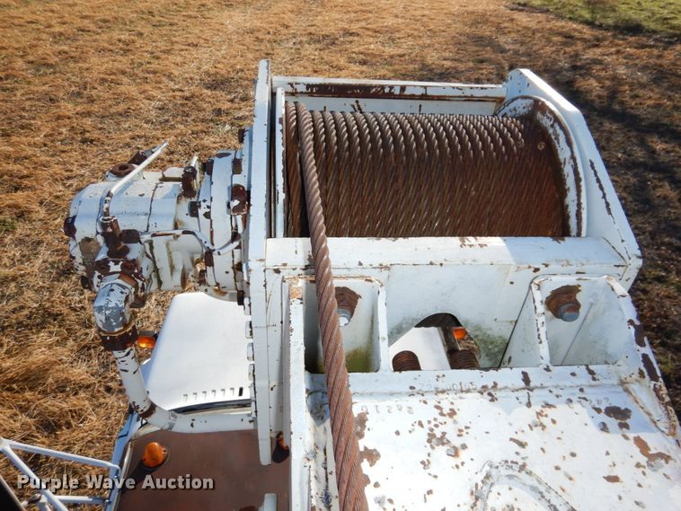 image for item DN2620 1989 GMC C7000  crane truck