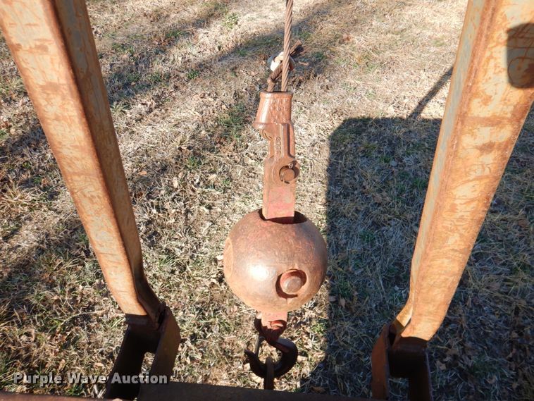 image for item DN2620 1989 GMC C7000  crane truck