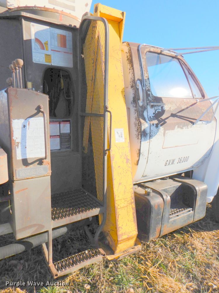 image for item DN2620 1989 GMC C7000  crane truck