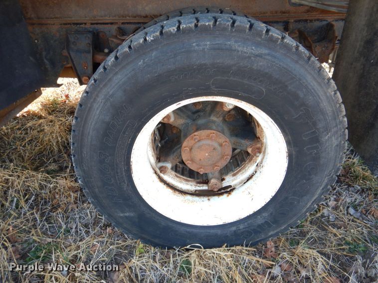 image for item DN2620 1989 GMC C7000  crane truck