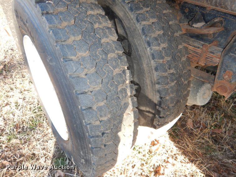 image for item DN2620 1989 GMC C7000  crane truck