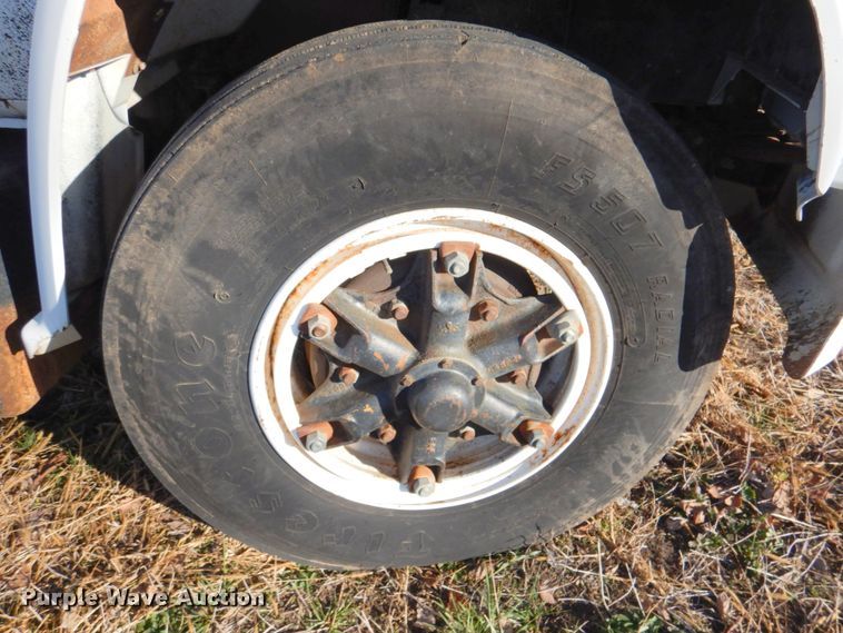 image for item DN2620 1989 GMC C7000  crane truck