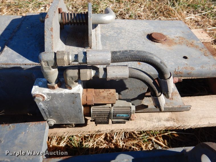 image for item DN2632 Simon outrigger