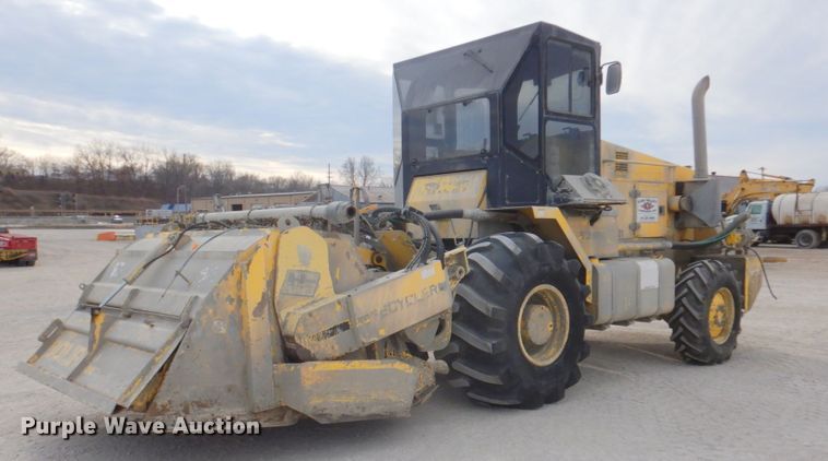 image for item DN2646 2012 Bomag MPH364R-2  recycler
