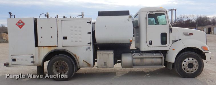 image for item DN2650 2006 Peterbilt 335  fuel / lube truck