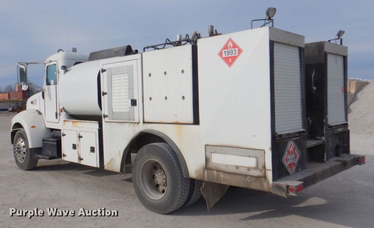 image for item DN2650 2006 Peterbilt 335  fuel / lube truck