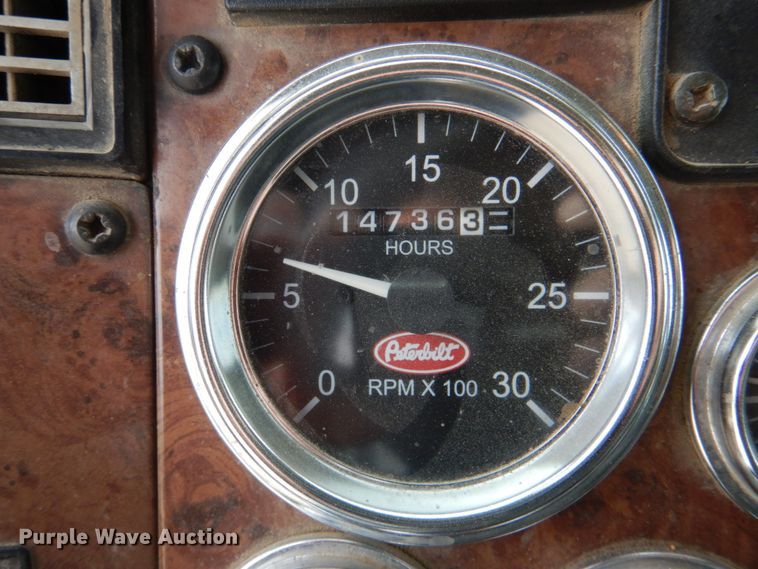 image for item DN2650 2006 Peterbilt 335  fuel / lube truck