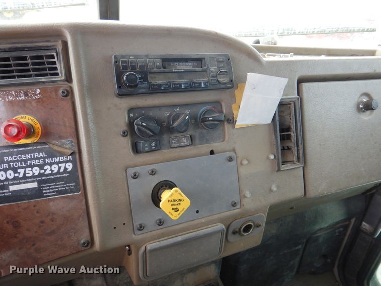 image for item DN2650 2006 Peterbilt 335  fuel / lube truck