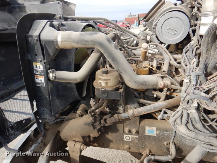 image for item DN2650 2006 Peterbilt 335  fuel / lube truck