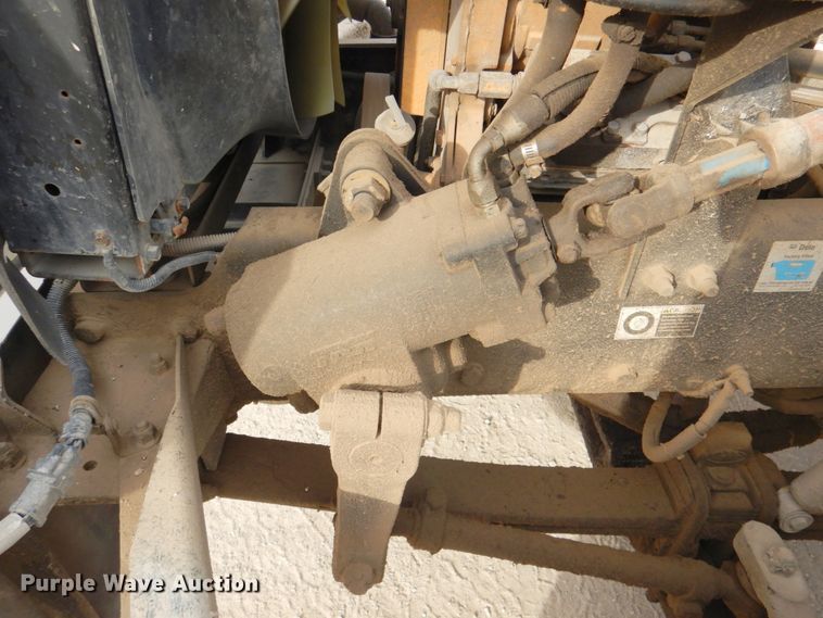 image for item DN2650 2006 Peterbilt 335  fuel / lube truck