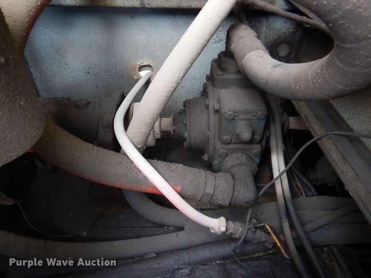 image for item DN2650 2006 Peterbilt 335  fuel / lube truck