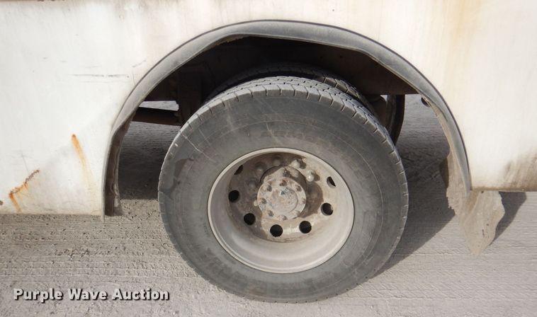 image for item DN2650 2006 Peterbilt 335  fuel / lube truck