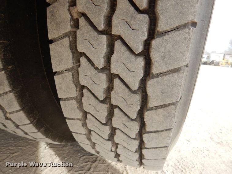 image for item DN2650 2006 Peterbilt 335  fuel / lube truck