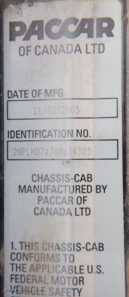 image for item DN2650 2006 Peterbilt 335  fuel / lube truck