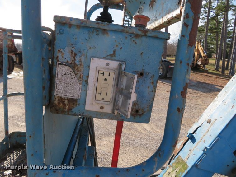 image for item DN7853 1998 Genie S-65  boom lift