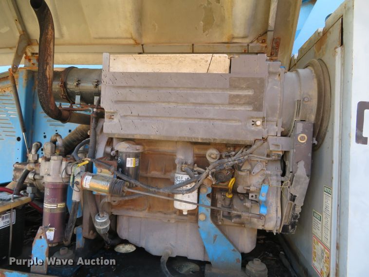 image for item DN7853 1998 Genie S-65  boom lift