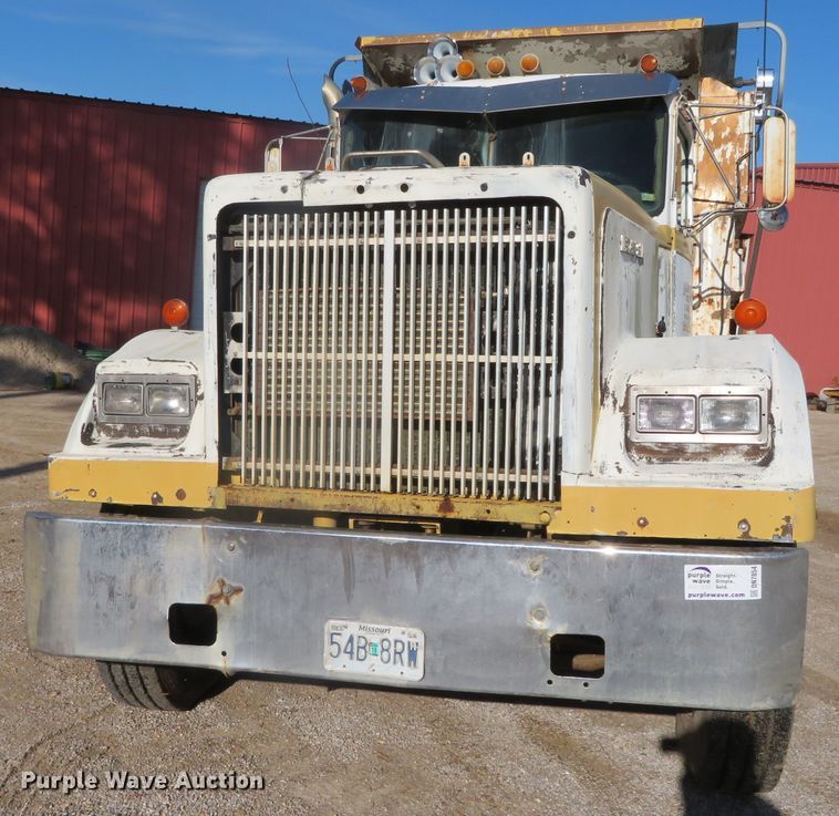 image for item DN7854 1985 Western Star 4900  dump truck
