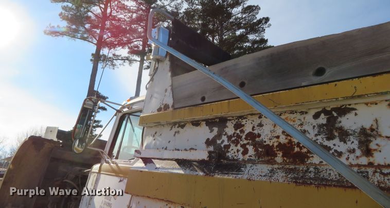 image for item DN7854 1985 Western Star 4900  dump truck