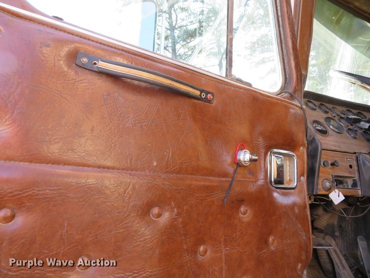 image for item DN7854 1985 Western Star 4900  dump truck