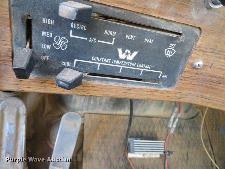 image for item DN7854 1985 Western Star 4900  dump truck