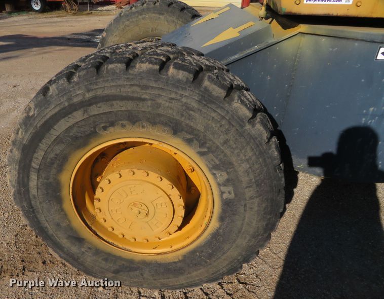 image for item DN7855 2004 Grove MZ82X  boom lift