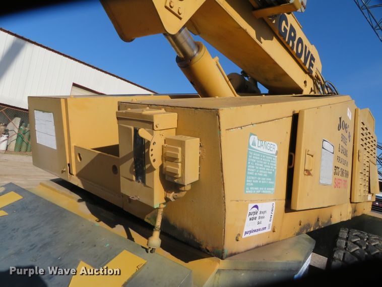 image for item DN7855 2004 Grove MZ82X  boom lift