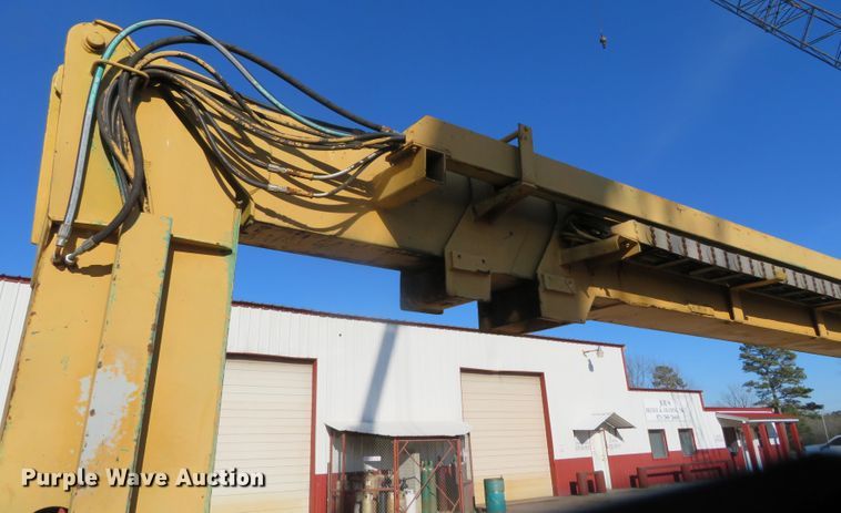 image for item DN7855 2004 Grove MZ82X  boom lift
