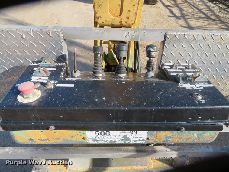 image for item DN7855 2004 Grove MZ82X  boom lift